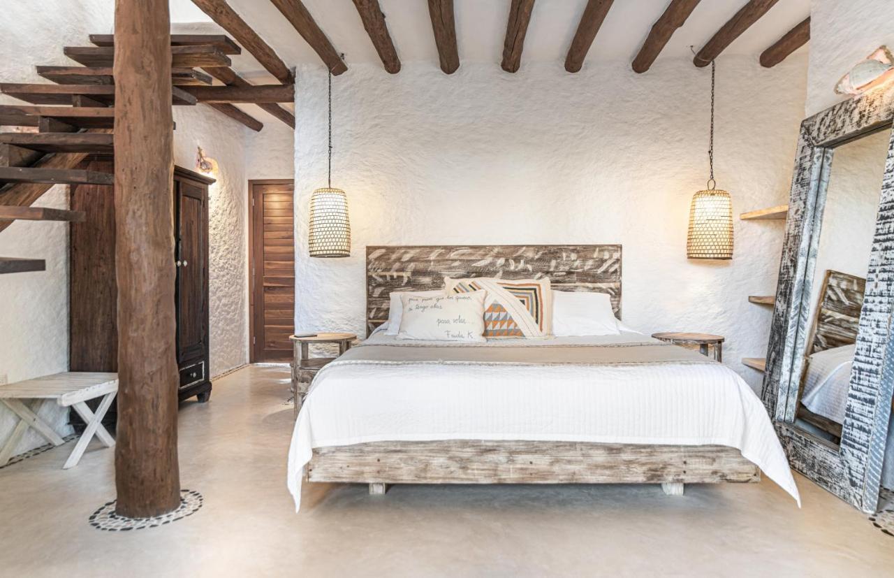 Casa Las Tortugas Petit Beach Hotel & Spa 홀박스아일랜드 외부 사진