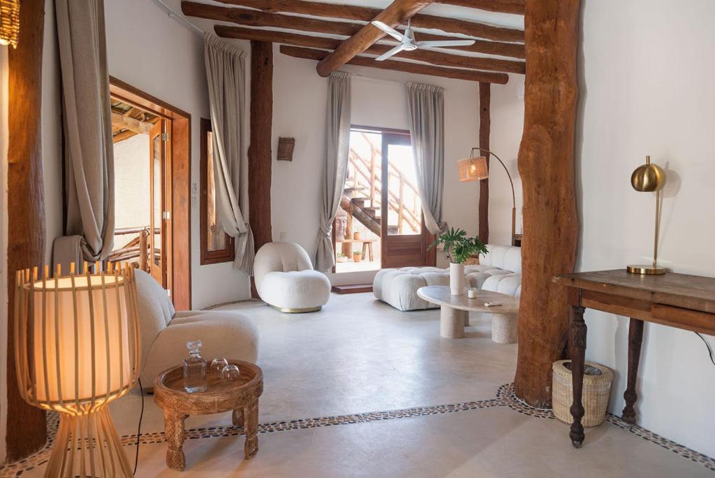 Casa Las Tortugas Petit Beach Hotel & Spa 홀박스아일랜드 외부 사진
